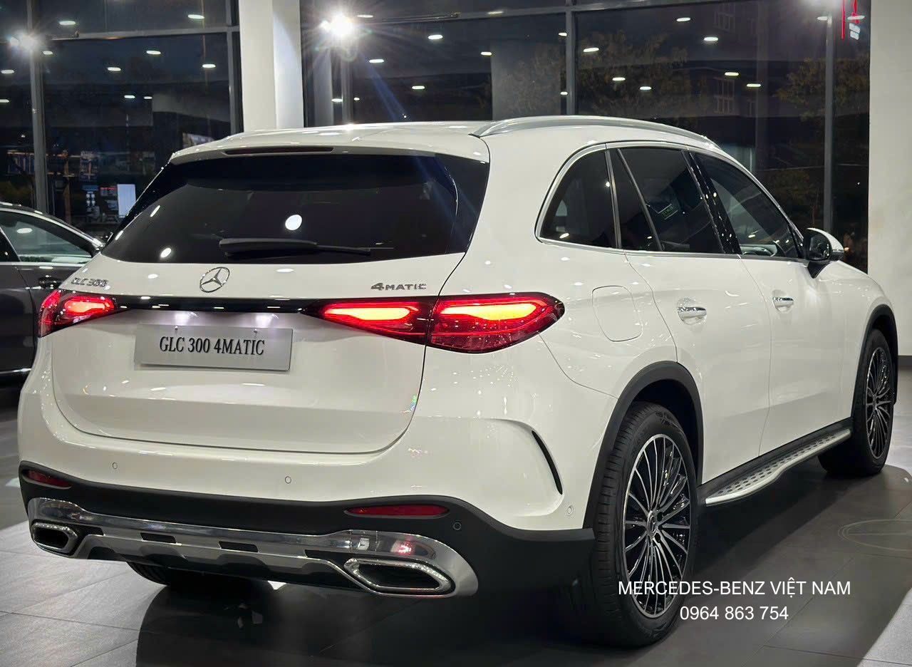 Giá xe Mercedes GLC 300 2025