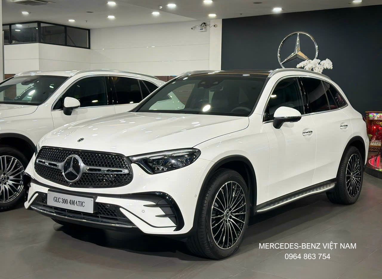 Mercedes GLC 300 Giá Lăn Bánh tại TP. Hồ Chí Minh 2025