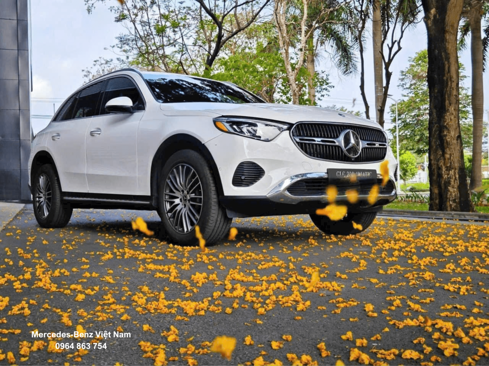 Mercedes Benz Viet Nam 2 min Giá Xe Mercedes-Benz - Chương Trình Ưu Đãi Mới Nhất 02/2025